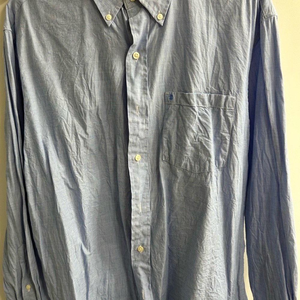 Izod Men's Casual Light Blue Button-Down Shirt